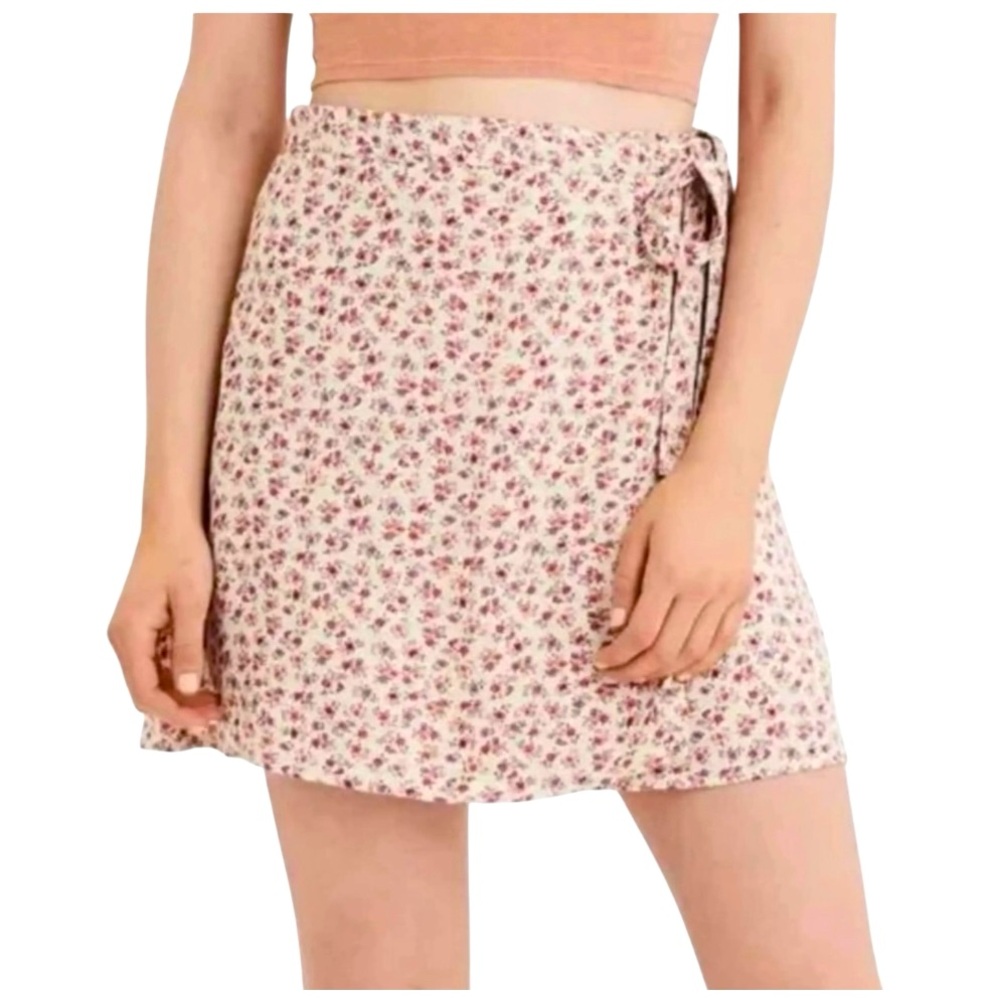 American Eagle Cream Floral Wrap Mini Skirt Red Purple Boho Casual Y2K Cottage